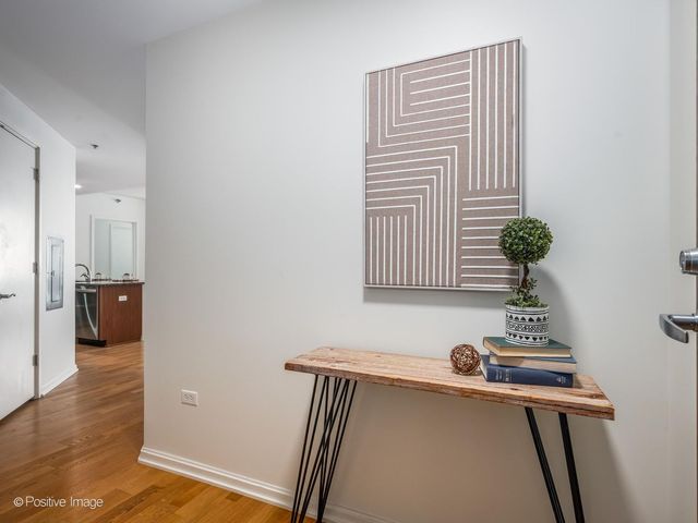 160 E Illinois Street 901, Chicago, IL 60611