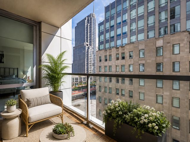 160 E Illinois Street 901, Chicago, IL 60611