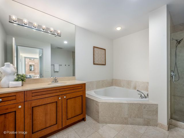 160 E Illinois Street 901, Chicago, IL 60611