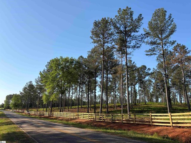 330 Berry Road, Pelzer, SC 29669