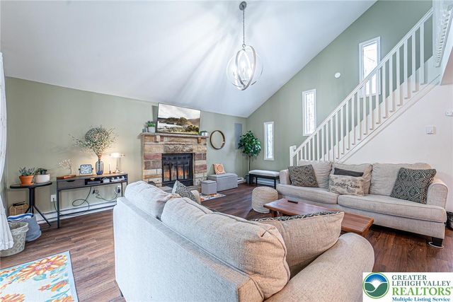 3335 Woodland Drive, Coolbaugh Twp, PA 18466