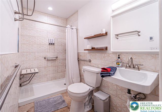 3335 Woodland Drive, Coolbaugh Twp, PA 18466
