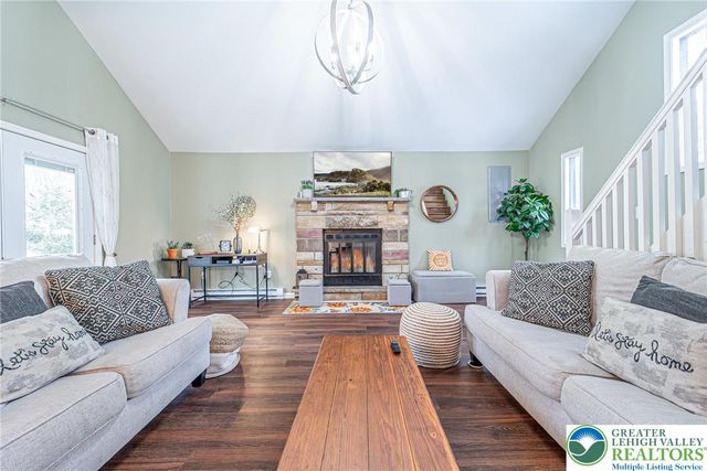 3335 Woodland Drive, Coolbaugh Twp, PA 18466