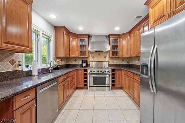 3 Hughey Lane, Hillsborough Twp., NJ 08844
