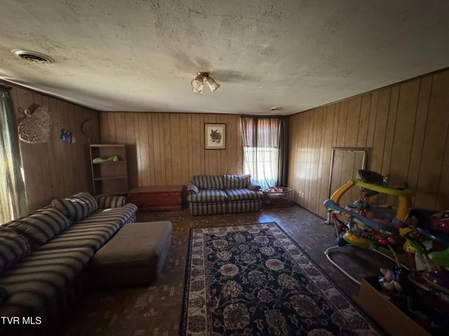 25163 Rich Valley Road, Abingdon, VA 24210