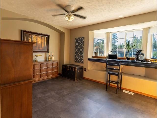 10224 N Parkside Dr, Nine Mile Falls, WA 99026