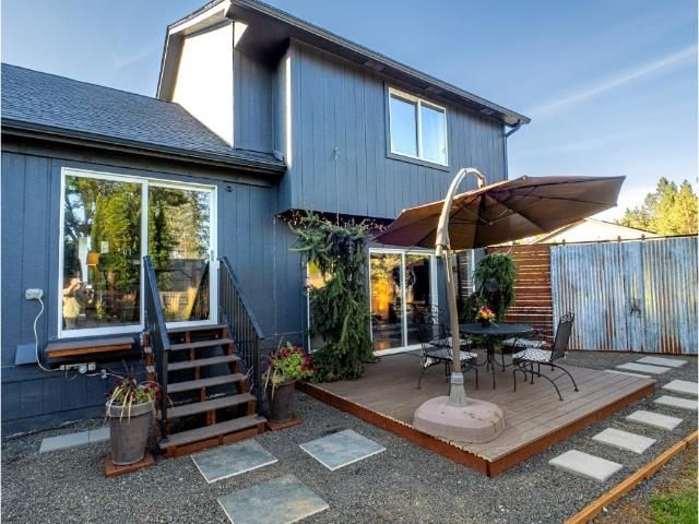 10224 N Parkside Dr, Nine Mile Falls, WA 99026