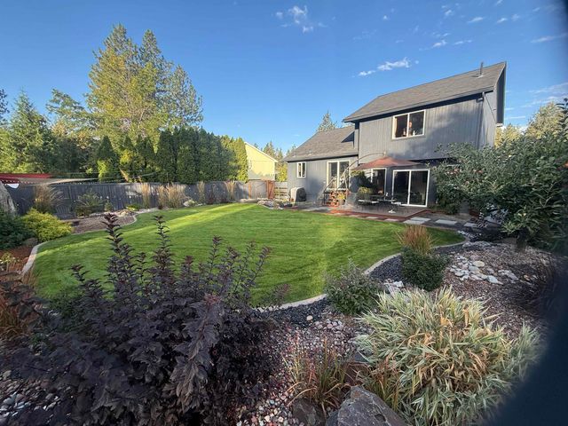 10224 N Parkside Dr, Nine Mile Falls, WA 99026