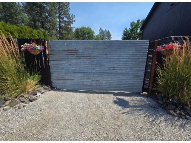 10224 N Parkside Dr, Nine Mile Falls, WA 99026
