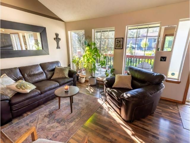 10224 N Parkside Dr, Nine Mile Falls, WA 99026
