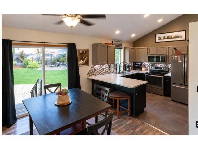 10224 N Parkside Dr, Nine Mile Falls, WA 99026