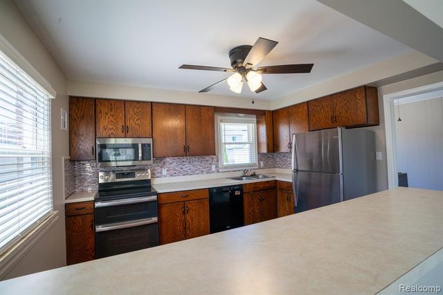 18580 Marsha Street, Riverview, MI 48193