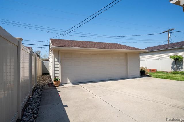 18580 Marsha Street, Riverview, MI 48193