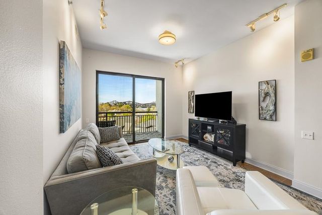 717 S Riverside Dr Apt 603, Memphis, TN 38103