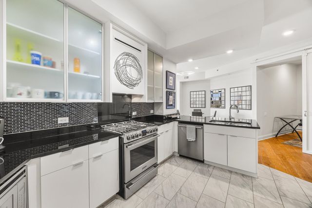 717 S Riverside Dr Apt 603, Memphis, TN 38103