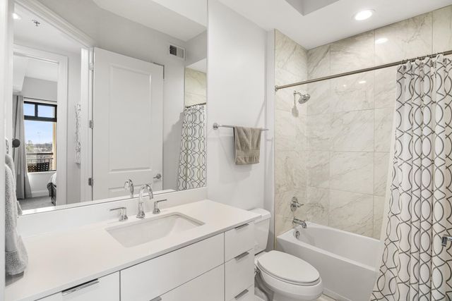 717 S Riverside Dr Apt 603, Memphis, TN 38103