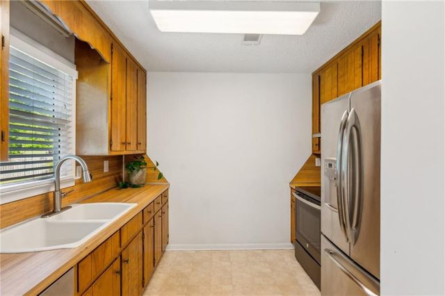 355 Cross Creek Place, Auburn, GA 30011