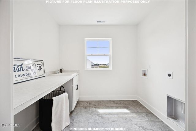 980 Stoneleigh Road, Perrysburg, OH 43551