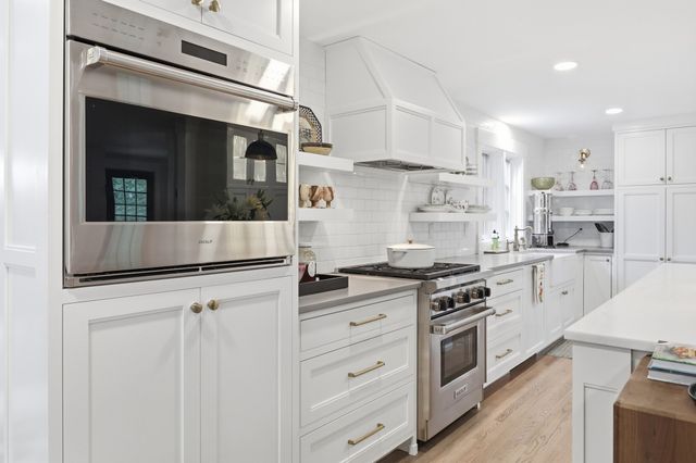 9 Stacey Circle, Concord, MA 01742