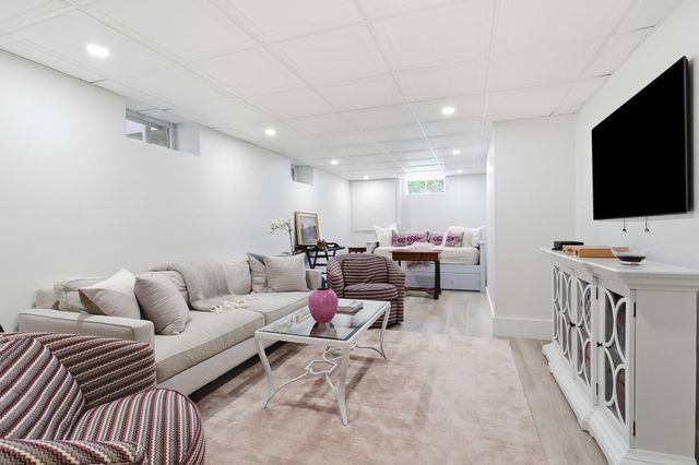 9 Stacey Circle, Concord, MA 01742