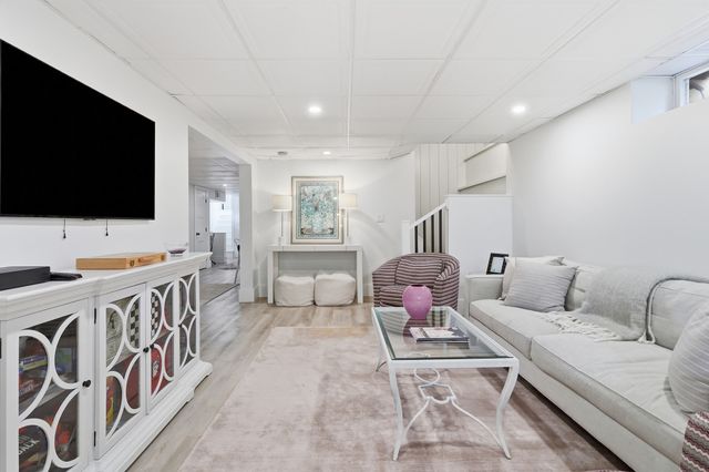 9 Stacey Circle, Concord, MA 01742