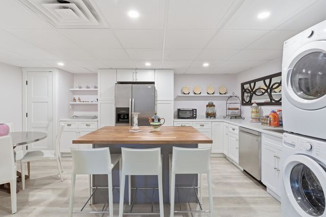 9 Stacey Circle, Concord, MA 01742