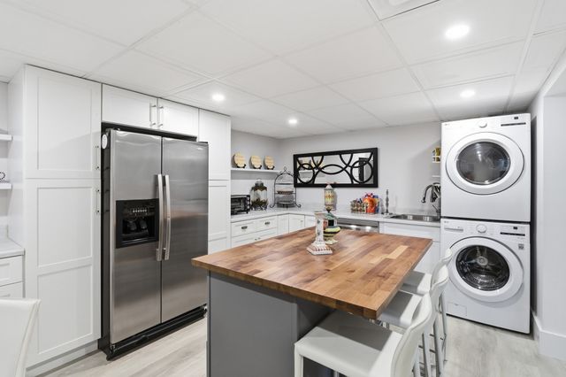 9 Stacey Circle, Concord, MA 01742