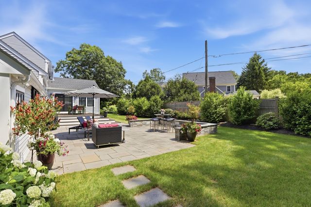 9 Stacey Circle, Concord, MA 01742