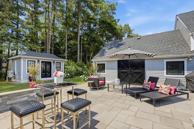 9 Stacey Circle, Concord, MA 01742