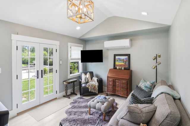 9 Stacey Circle, Concord, MA 01742