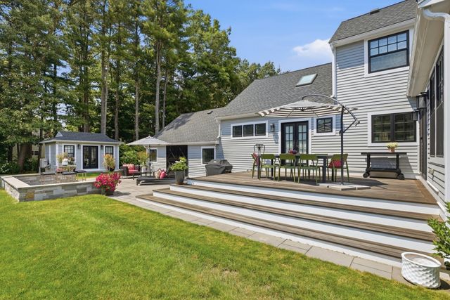 9 Stacey Circle, Concord, MA 01742