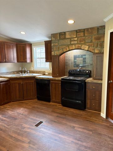 58 Florey Lake, Kilgore, TX 75662