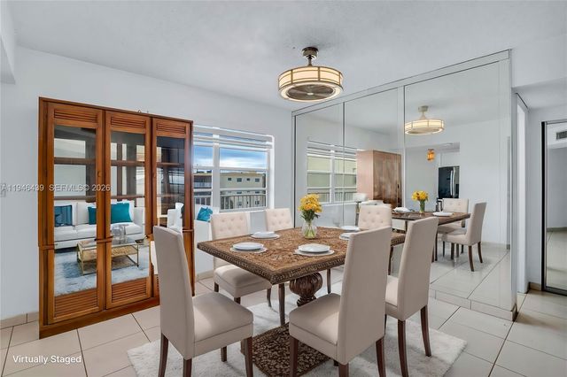 3990 NW 42nd Ave 403, Lauderdale Lakes, FL 33319