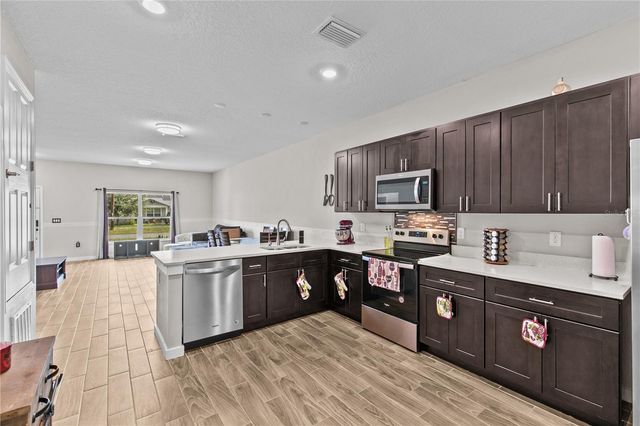 214 W 15TH STREET, Apopka, FL 32703
