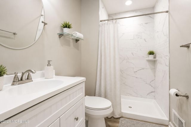 84 Heron Court, Manalapan, NJ 07726