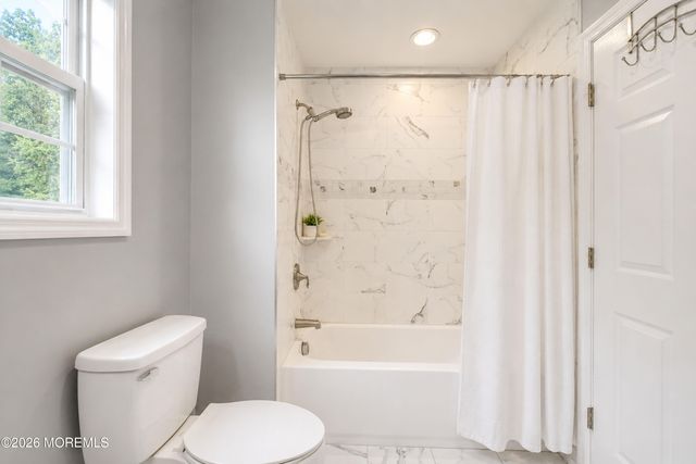 84 Heron Court, Manalapan, NJ 07726