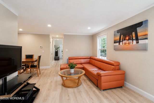 84 Heron Court, Manalapan, NJ 07726