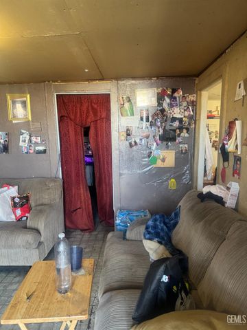 131 W 3rd Street, Buttonwillow, CA 93206