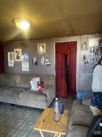 131 W 3rd Street, Buttonwillow, CA 93206