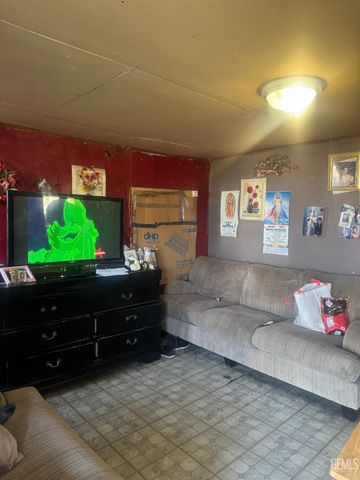 131 W 3rd Street, Buttonwillow, CA 93206