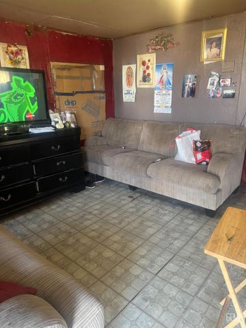 131 W 3rd Street, Buttonwillow, CA 93206