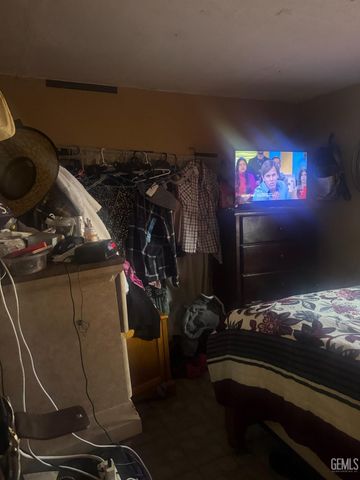 131 W 3rd Street, Buttonwillow, CA 93206