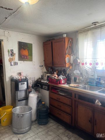 131 W 3rd Street, Buttonwillow, CA 93206