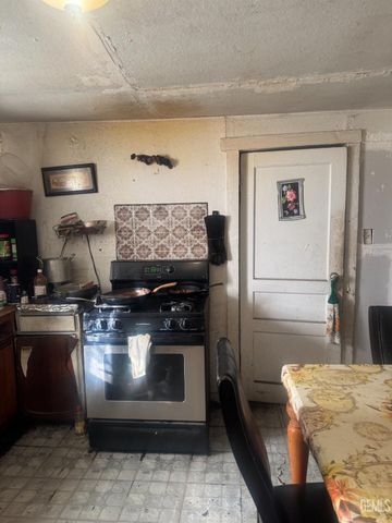 131 W 3rd Street, Buttonwillow, CA 93206