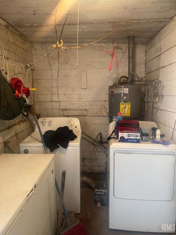 131 W 3rd Street, Buttonwillow, CA 93206