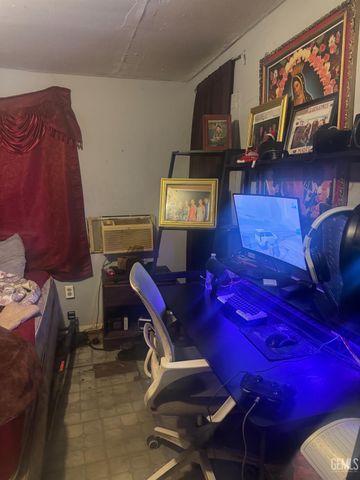 131 W 3rd Street, Buttonwillow, CA 93206