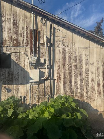 131 W 3rd Street, Buttonwillow, CA 93206