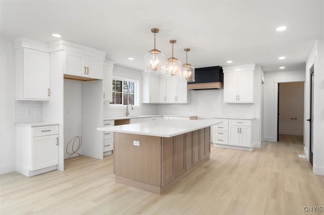 103 Stonebrooke Drive, Marcy, NY 13403