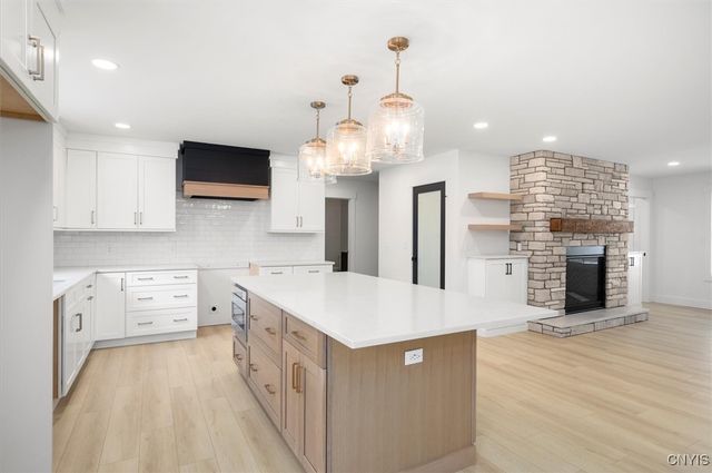 103 Stonebrooke Drive, Marcy, NY 13403