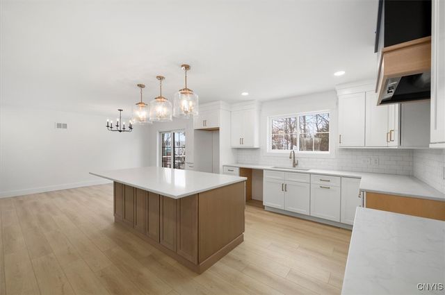 103 Stonebrooke Drive, Marcy, NY 13403